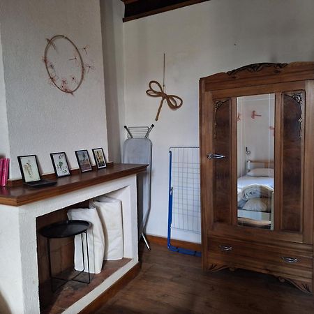 Maison Au Village Du Livre Montolieu Kültér fotó