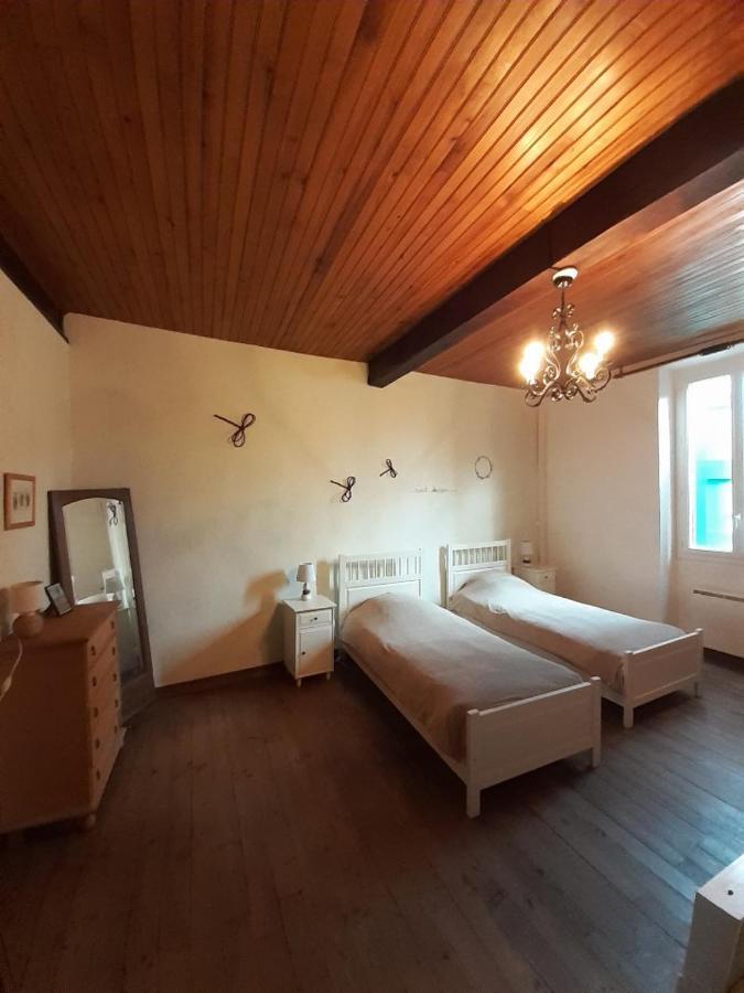 Maison Au Village Du Livre Montolieu Kültér fotó
