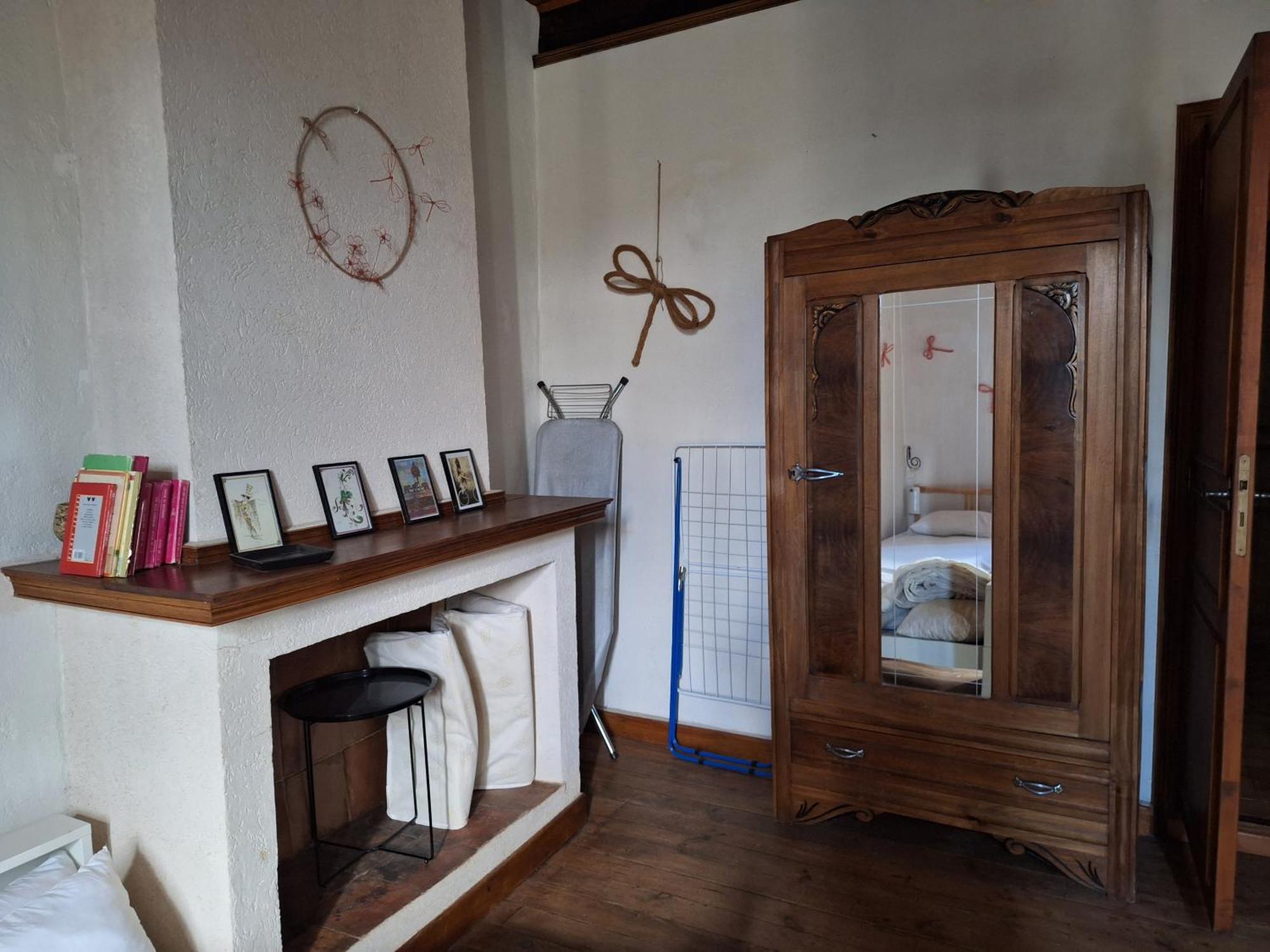 Maison Au Village Du Livre Montolieu Kültér fotó